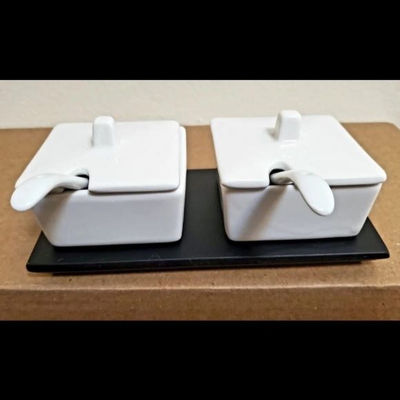 Condiment Serving Set with Spoon & Lids - Picture 3 of 11